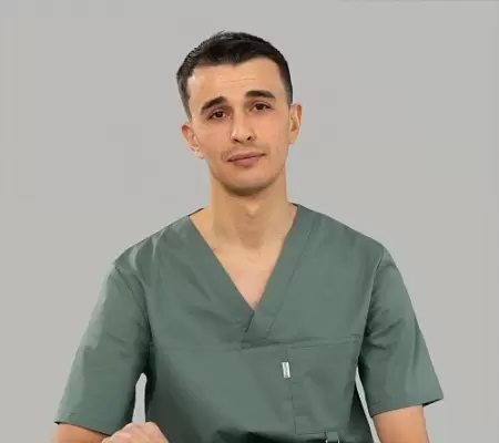 Врач Алтахан Хазем Халедович